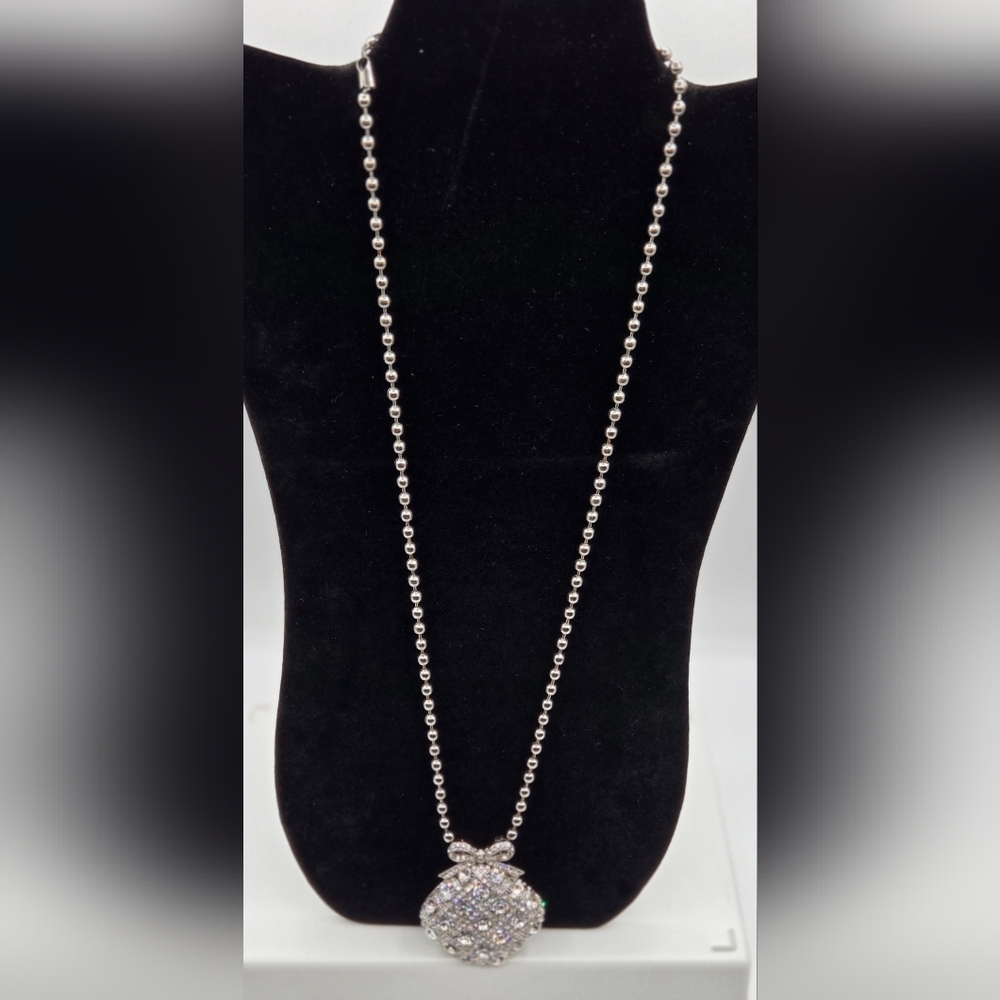 VINTAGE Silver Tone Rhinestone Pendant Necklace Silver Tone Bow - Picture 4 of 6